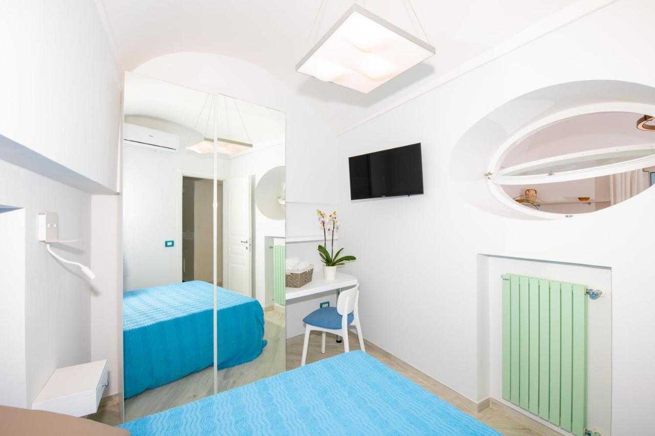 פוזיטנו Villa La Tagliata Spectacular Jacuzzi Tub Amazing View And Private Parking Garage מראה חיצוני תמונה