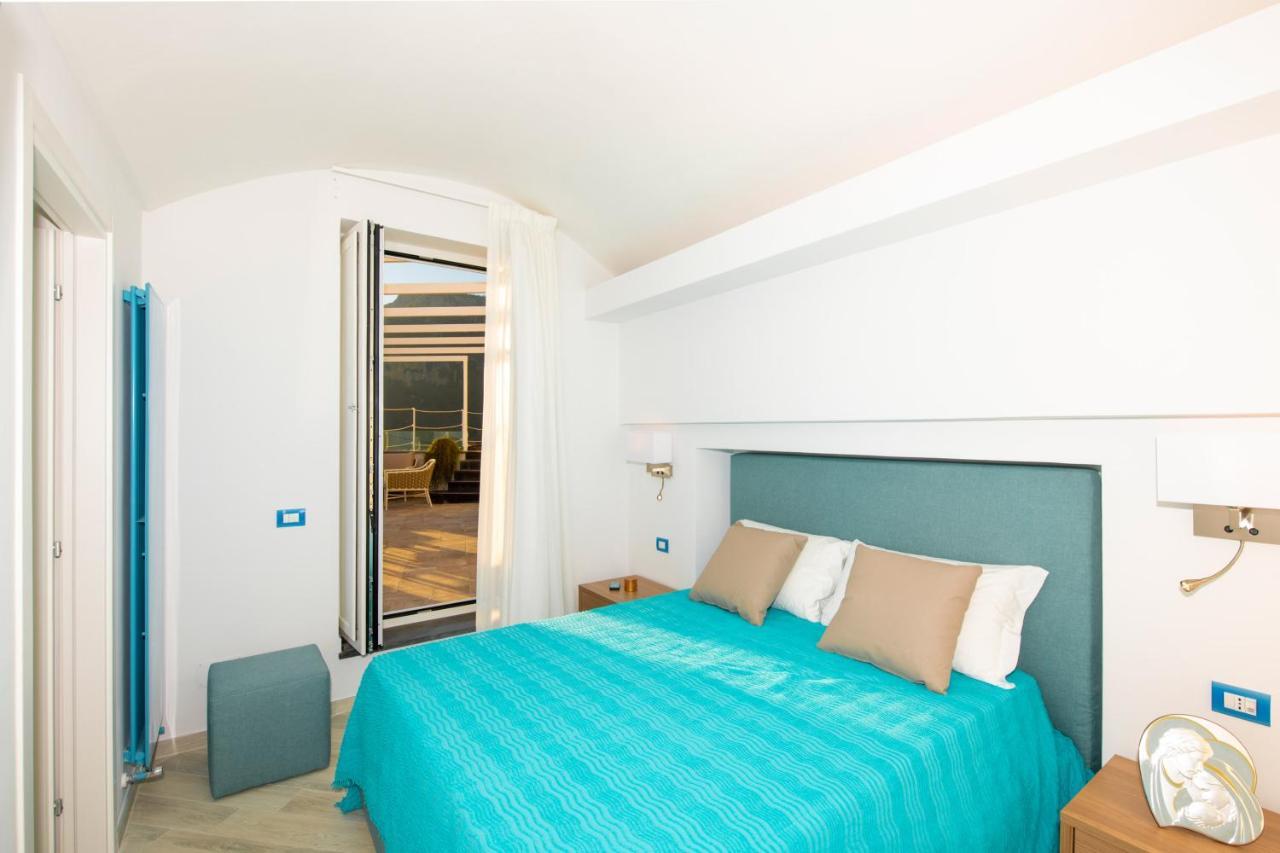 פוזיטנו Villa La Tagliata Spectacular Jacuzzi Tub Amazing View And Private Parking Garage מראה חיצוני תמונה