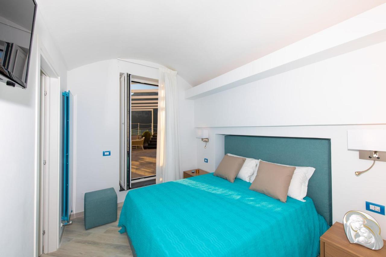 פוזיטנו Villa La Tagliata Spectacular Jacuzzi Tub Amazing View And Private Parking Garage מראה חיצוני תמונה